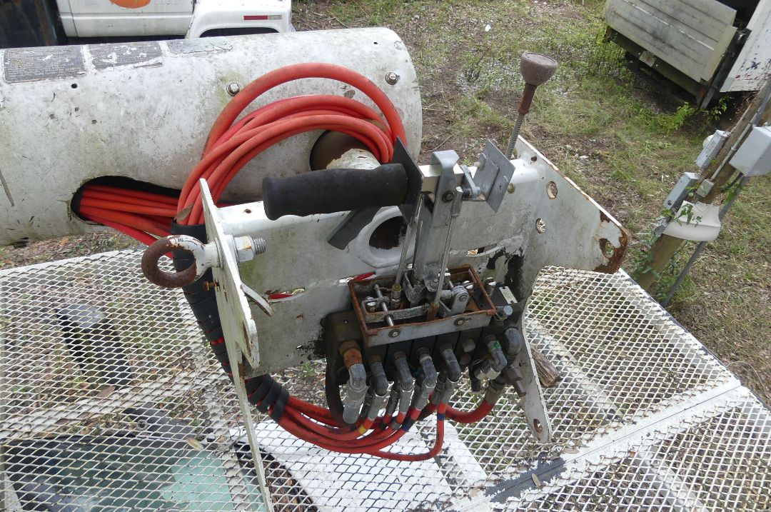 2004 GMC C7C042 - Image 15